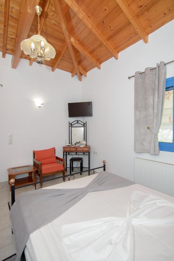 Samian Thalia Apartment Pagondas ภายนอก รูปภาพ
