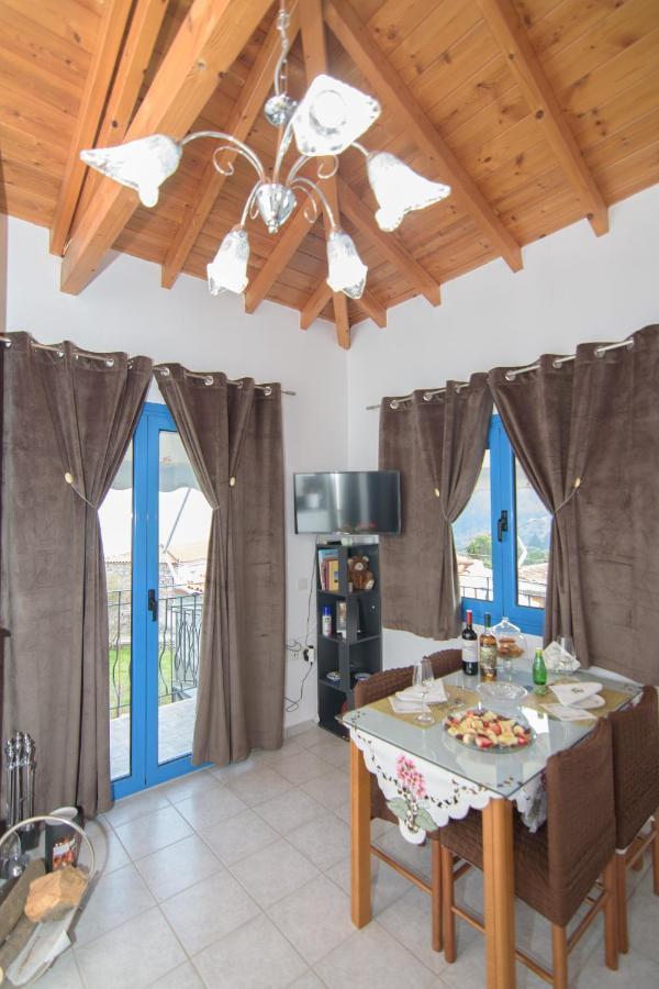 Samian Thalia Apartment Pagondas ภายนอก รูปภาพ